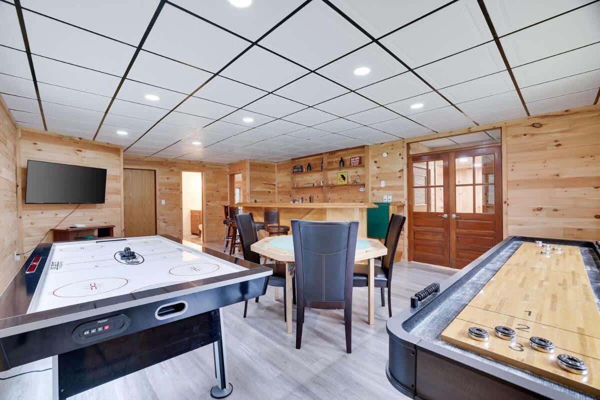Relax In Blakeslee - Spacious 5Br Home With Bbq エクステリア 写真
