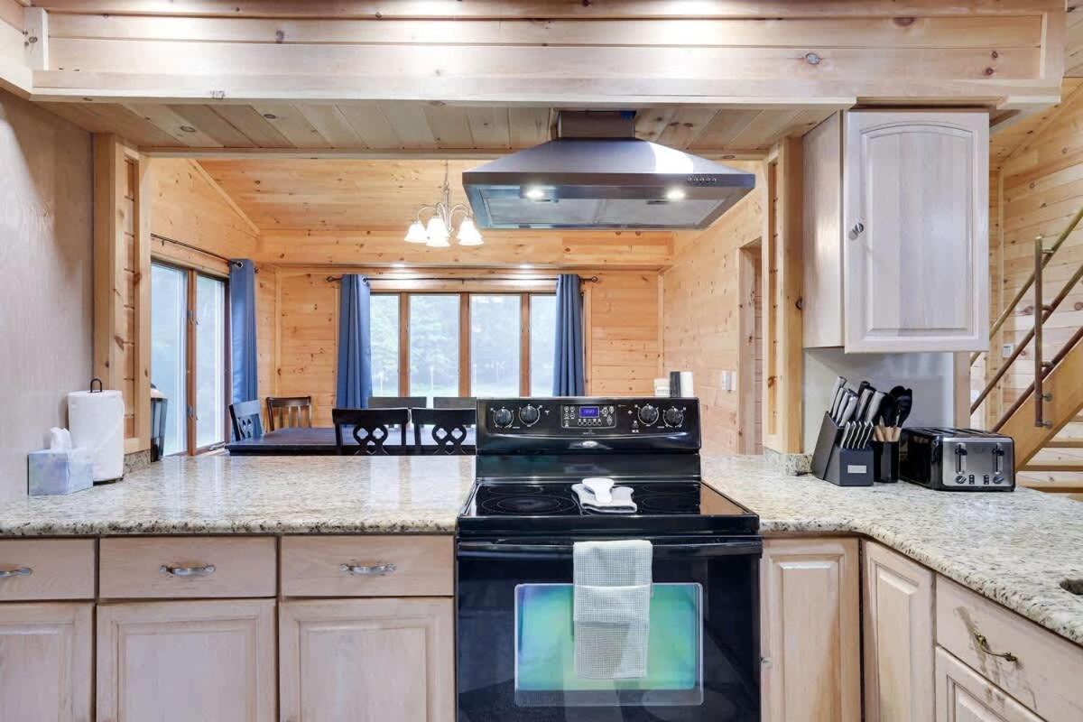 Relax In Blakeslee - Spacious 5Br Home With Bbq エクステリア 写真